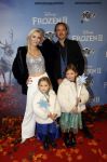 Amsterdam 16 november 2019
Premiere Frozen 2 in Tuschinski. Susanna Klibansky met man Louis en hun kinderen