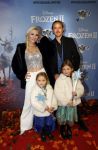 Amsterdam 16 november 2019
Premiere Frozen 2 in Tuschinski. Susanna Klibansky met man Louis en hun kinderen