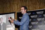 Amsterdam 25 november 2019
Boekpresentatie Victor Mids en Oscar Verpoort ( MINDFUCK) in het Amstel Hotel . Hans Kazan krijgt het eerdste exemplaar.