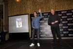 Amsterdam 25 november 2019
Boekpresentatie Victor Mids en Oscar Verpoort ( MINDFUCK) in het Amstel Hotel . Hans Kazan krijgt het eerdste exemplaar.