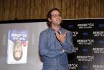 Amsterdam 25 november 2019
Boekpresentatie Victor Mids en Oscar Verpoort ( MINDFUCK) in het Amstel Hotel . Hans Kazan krijgt het eerdste exemplaar.