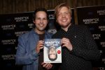 Amsterdam 25 november 2019
Boekpresentatie Victor Mids en Oscar Verpoort ( MINDFUCK) in het Amstel Hotel . Hans Kazan krijgt het eerdste exemplaar.