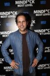 Amsterdam 25 november 2019
Boekpresentatie Victor Mids en Oscar Verpoort ( MINDFUCK) in het Amstel Hotel . Hans Kazan krijgt het eerdste exemplaar.