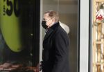 Amsterdam 25 november 2020
Albert Verlinde doet boodschappen met mondkapje