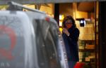 Amsterdam 17 december 2020
Astrid Joosten doet boodschappen met mondkapje