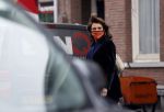 Amsterdam 17 december 2020
Astrid Joosten doet boodschappen met mondkapje