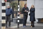 Amsterdam 9 december 2020
Bert Koenders met (een) vriendin op straat in Amsterdam zuid