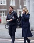Amsterdam 9 december 2020
Bert Koenders met (een) vriendin op straat in Amsterdam zuid