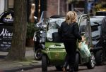 Amsterdam 27 november 2020
Connie Witteman doet boodschappen met een mondkapje
