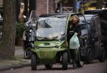 Amsterdam 27 november 2020
Connie Witteman doet boodschappen met een mondkapje