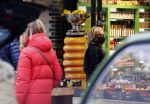 Amsterdam 27 november 2020
Connie Witteman doet boodschappen met een mondkapje