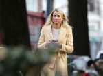 Amsterdam 10 december 2020
Dionne Stax met mobieltje op straat