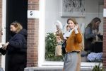 Amsterdam 1 december 2020
Doutzen Kroes eet broodje met Lieke en Jetteke v Lexmond