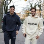 Amsterdam 18 december 2020
Edson Alvarez Nathan v Kooperen en een vriend in Amsterdam zuid.