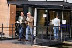 Den Haag Schiphol en Hilversum
Frank Jansen en zijn partneer Rogier Smit rijden van hun huis in Den Haag naar RTL in Hilversum waar ze een gesprek hebben met Peter v d Vorst van RTL