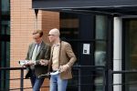 Den Haag Schiphol en Hilversum
Frank Jansen en zijn partneer Rogier Smit rijden van hun huis in Den Haag naar RTL in Hilversum waar ze een gesprek hebben met Peter v d Vorst van RTL