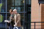 Den Haag Schiphol en Hilversum
Frank Jansen en zijn partneer Rogier Smit rijden van hun huis in Den Haag naar RTL in Hilversum waar ze een gesprek hebben met Peter v d Vorst van RTL