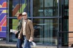 Den Haag Schiphol en Hilversum
Frank Jansen en zijn partneer Rogier Smit rijden van hun huis in Den Haag naar RTL in Hilversum waar ze een gesprek hebben met Peter v d Vorst van RTL