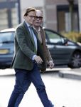 Den Haag Schiphol en Hilversum
Frank Jansen en zijn partneer Rogier Smit rijden van hun huis in Den Haag naar RTL in Hilversum waar ze een gesprek hebben met Peter v d Vorst van RTL
