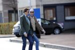 Den Haag Schiphol en Hilversum
Frank Jansen en zijn partneer Rogier Smit rijden van hun huis in Den Haag naar RTL in Hilversum waar ze een gesprek hebben met Peter v d Vorst van RTL