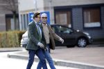 Den Haag Schiphol en Hilversum
Frank Jansen en zijn partneer Rogier Smit rijden van hun huis in Den Haag naar RTL in Hilversum waar ze een gesprek hebben met Peter v d Vorst van RTL