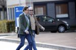 Den Haag Schiphol en Hilversum
Frank Jansen en zijn partneer Rogier Smit rijden van hun huis in Den Haag naar RTL in Hilversum waar ze een gesprek hebben met Peter v d Vorst van RTL