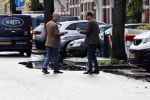 Den Haag Schiphol en Hilversum
Frank Jansen en zijn partneer Rogier Smit rijden van hun huis in Den Haag naar RTL in Hilversum waar ze een gesprek hebben met Peter v d Vorst van RTL