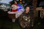 Aalsmeer 18 december 2020
Gerard Joling zijn huis is helemaal versierd met kerstlichtjes en bomen