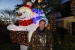 Aalsmeer 18 december 2020
Gerard Joling zijn huis is helemaal versierd met kerstlichtjes en bomen