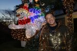 Aalsmeer 18 december 2020
Gerard Joling zijn huis is helemaal versierd met kerstlichtjes en bomen