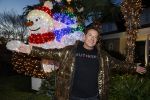Aalsmeer 18 december 2020
Gerard Joling zijn huis is helemaal versierd met kerstlichtjes en bomen