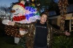Aalsmeer 18 december 2020
Gerard Joling zijn huis is helemaal versierd met kerstlichtjes en bomen