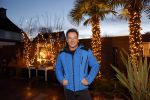 Aalsmeer 18 december 2020
Gerard Joling zijn huis is helemaal versierd met kerstlichtjes en bomen
