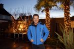 Aalsmeer 18 december 2020
Gerard Joling zijn huis is helemaal versierd met kerstlichtjes en bomen