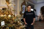 Aalsmeer 18 december 2020
Gerard Joling zijn huis is helemaal versierd met kerstlichtjes en bomen