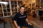 Aalsmeer 18 december 2020
Gerard Joling zijn huis is helemaal versierd met kerstlichtjes en bomen