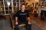 Aalsmeer 18 december 2020
Gerard Joling zijn huis is helemaal versierd met kerstlichtjes en bomen