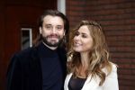 Hilversum 16 november 2020
Heleen v Royen met haar nieuwe boek en vriend Bart Meeldijk bij hun huis.