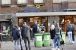 Amsterdam 5 november 2020
Hergo Beethovenstraat met publiek buiten wachtend vanwege corona