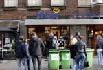 Amsterdam 5 november 2020
Hergo Beethovenstraat met publiek buiten wachtend vanwege corona