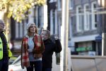 Amsterdam 18 november 2020
Opnames met ilse Warringa op het Rembrandtplein. Menno Kohler doet produktie . Zijn vrouw en zoontje komen even kijken .