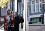 Amsterdam 18 november 2020
Opnames met ilse Warringa op het Rembrandtplein. Menno Kohler doet produktie . Zijn vrouw en zoontje komen even kijken .