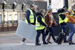 Amsterdam 18 november 2020
Opnames met ilse Warringa op het Rembrandtplein. Menno Kohler doet produktie . Zijn vrouw en zoontje komen even kijken .