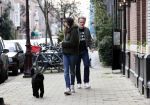 Amsterdam 18 december 2020
Iris Hond met haar hondje en Mischa v d Woesteine in Amsterdam zuid