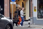Amsterdam 22 juli 2020
Iris Hond met een kennis en haar hond in Amsterdam zuid.