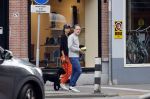 Amsterdam 22 juli 2020
Iris Hond met een kennis en haar hond in Amsterdam zuid.