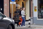 Amsterdam 22 juli 2020
Iris Hond met een kennis en haar hond in Amsterdam zuid.