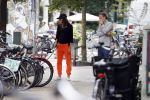 Amsterdam 22 juli 2020
Iris Hond met een kennis en haar hond in Amsterdam zuid.
