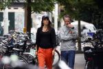 Amsterdam 22 juli 2020
Iris Hond met een kennis en haar hond in Amsterdam zuid.