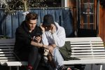 Amsterdam 23 november 2020
Koen Kardashian met een kennis op een bankje in de zon